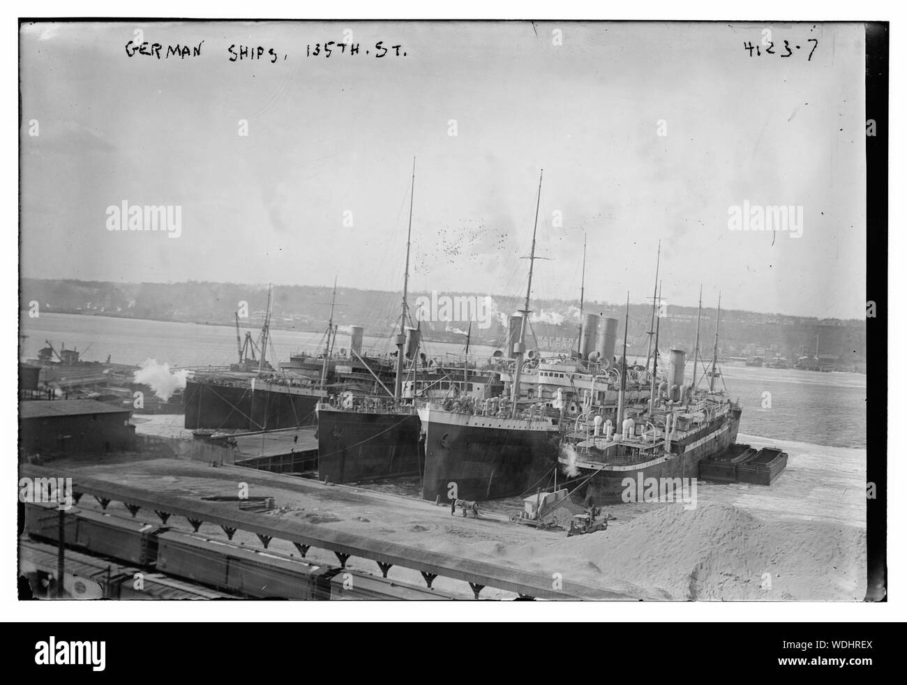 Navires allemands au 135e fleuve Abstract/moyenne : 1 négative : 5 x 7 in. ou moins. Banque D'Images