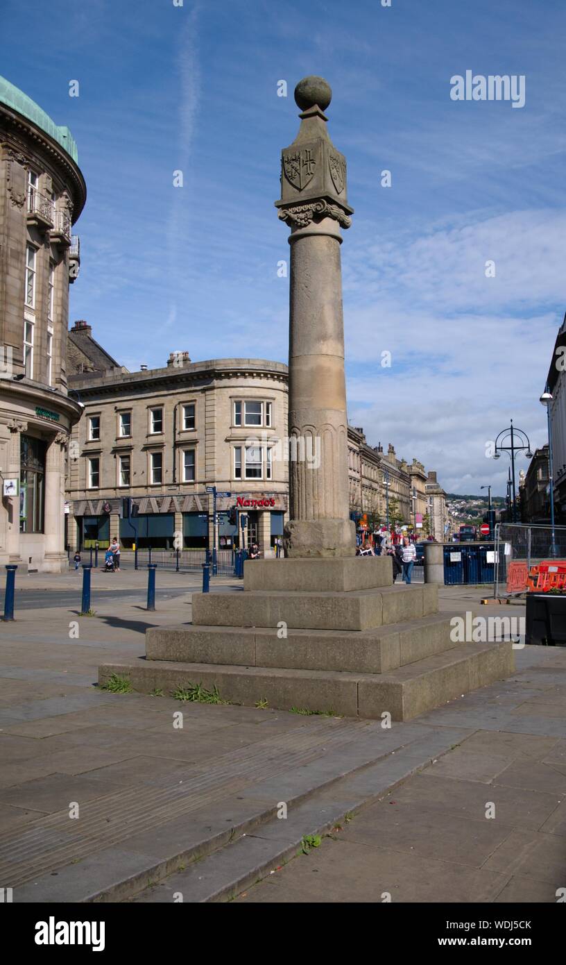 Le souvenir du marché de la pierre dans la place du marché à Huddersfield Yorkshire Angleterre Banque D'Images