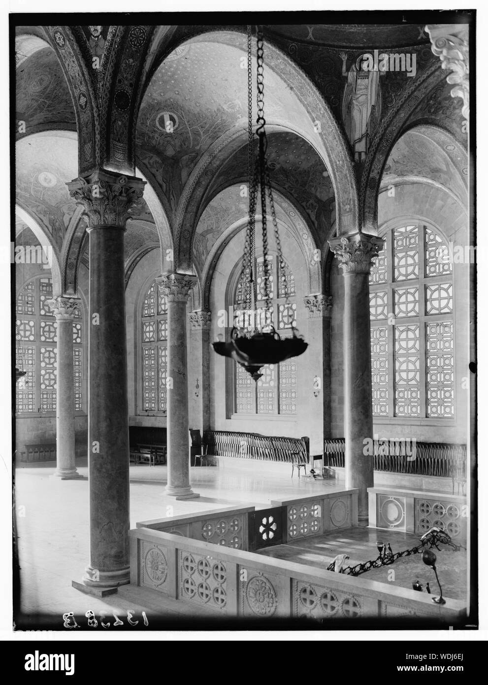 Gethsémani. Jardin de Gethsémani, à l'église (intérieur) de la agonie de toutes les nations Abstract/medium : G. Eric et Edith Matson Photograph Collection Banque D'Images