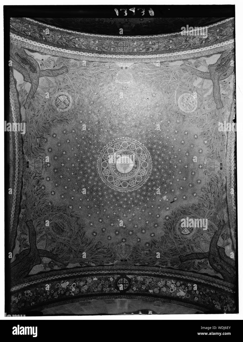 Gethsémani. Jardin de Gethsémani, à l'église (intérieur) de la agonie de toutes les nations Abstract/medium : G. Eric et Edith Matson Photograph Collection Banque D'Images