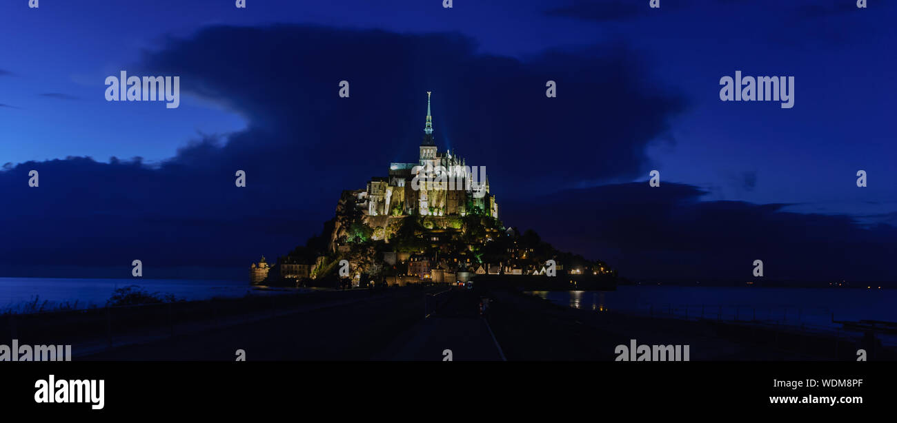 Vue panoramique sur le mont saint michel Banque de photographies et d ...