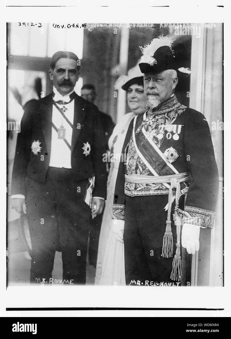 Gov. Le général de l'Indochine et l'Ambassadeur de France, Tokyo Abstract/moyenne : 1 négative : 5 x 7 in. ou moins. Banque D'Images