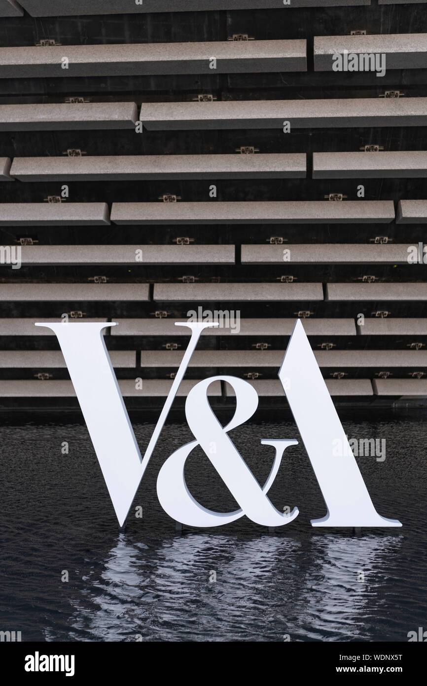 Le V&un symbole à l'avant du V&A Museum of Art and Design de Dundee, Écosse Banque D'Images