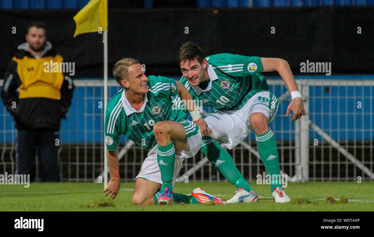 11 septembre 2012 - Irlande du Nord 1 Luxembourg 1. Qualification de la Coupe du Monde 2014 à Windsor Park, Belfast, Irlande du Nord, Royaume-Uni. Dean Shiels (19) et Kyle Lafferty célèbrent le but de Shiel. Banque D'Images