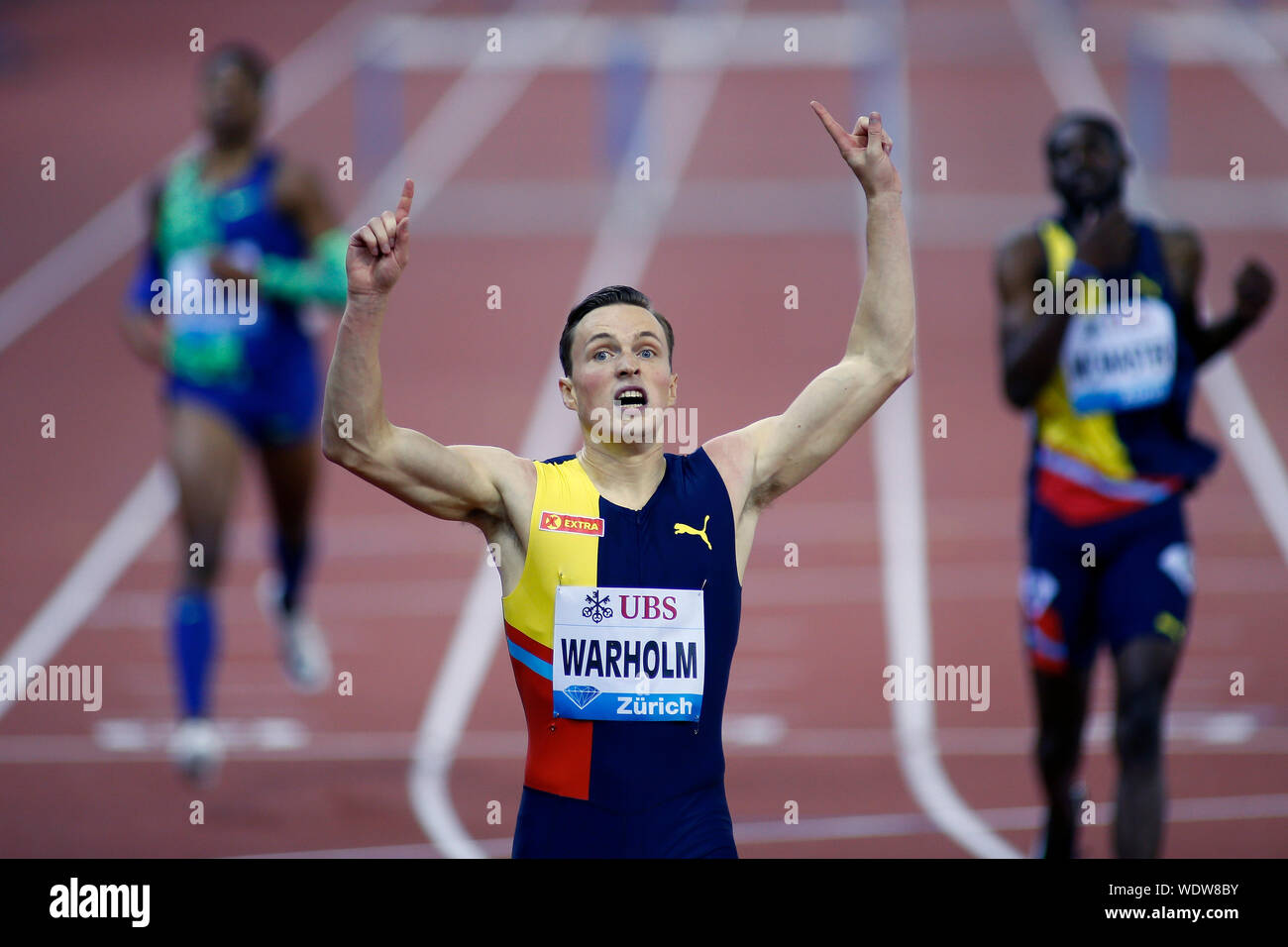 Zurich, Suisse. Août 29, 2019. Karsten Warholm (C) de la Norvège célèbre après avoir remporté le 400 mètres haies hommes à l'IAAF Diamond League à Zurich, Suisse, le 29 août 2019. Crédit : Michele Limina/Xinhua/Alamy Live News Banque D'Images