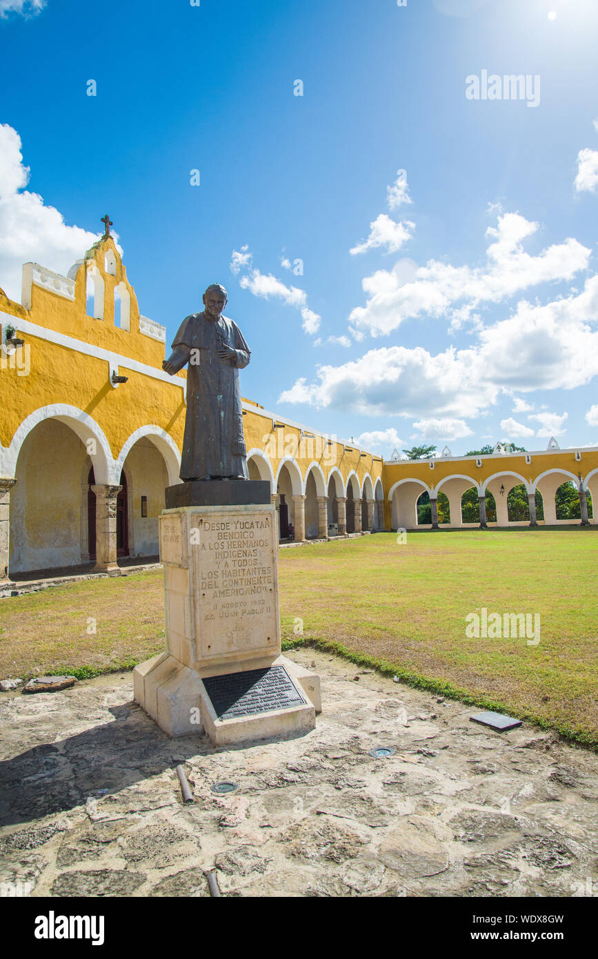 Statue de Jean Paul II à Izamal, Yucatan-Mexico Banque D'Images