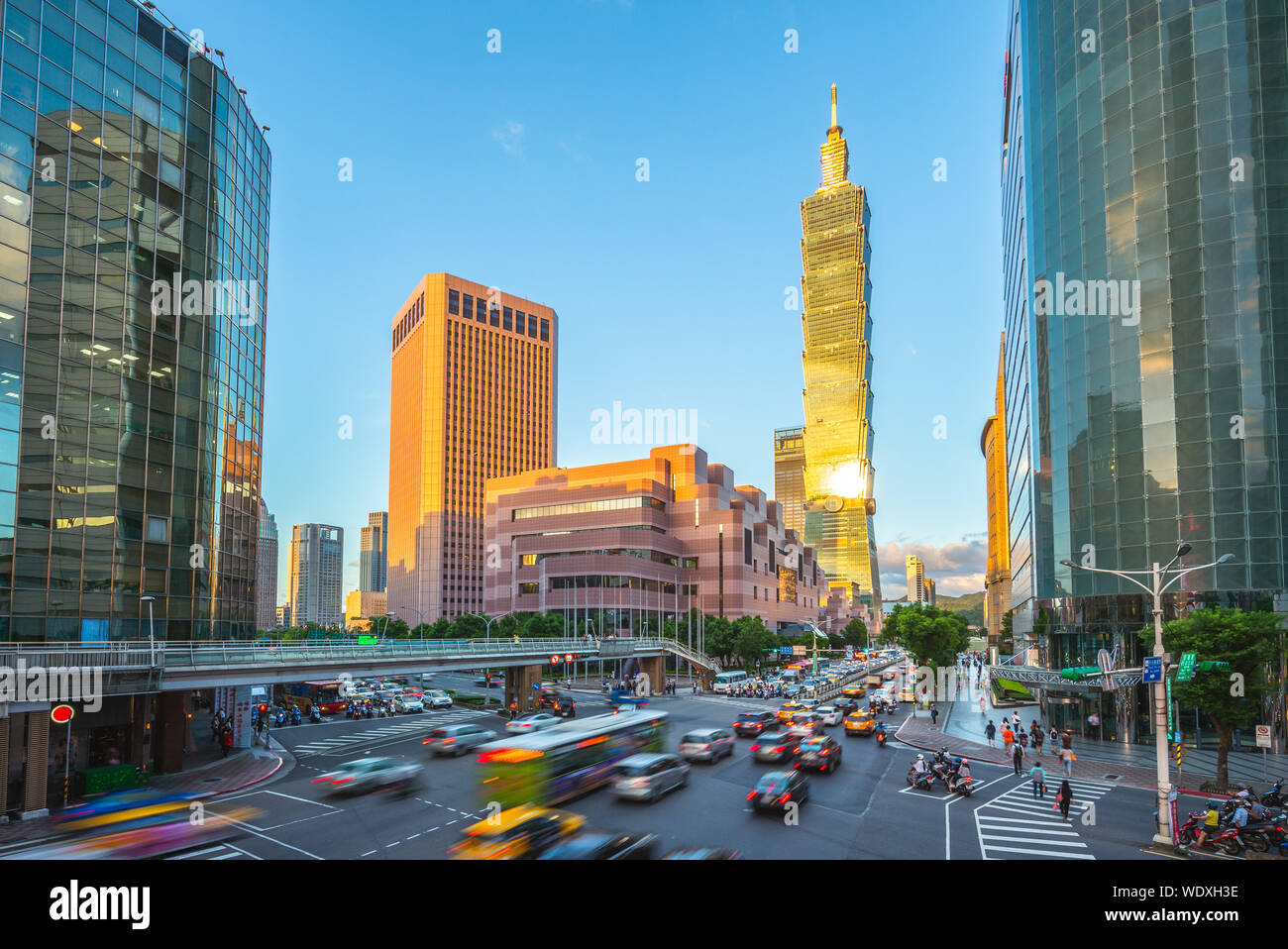 Quartier Xinyi et gratte-ciel Taipei 101 Banque D'Images