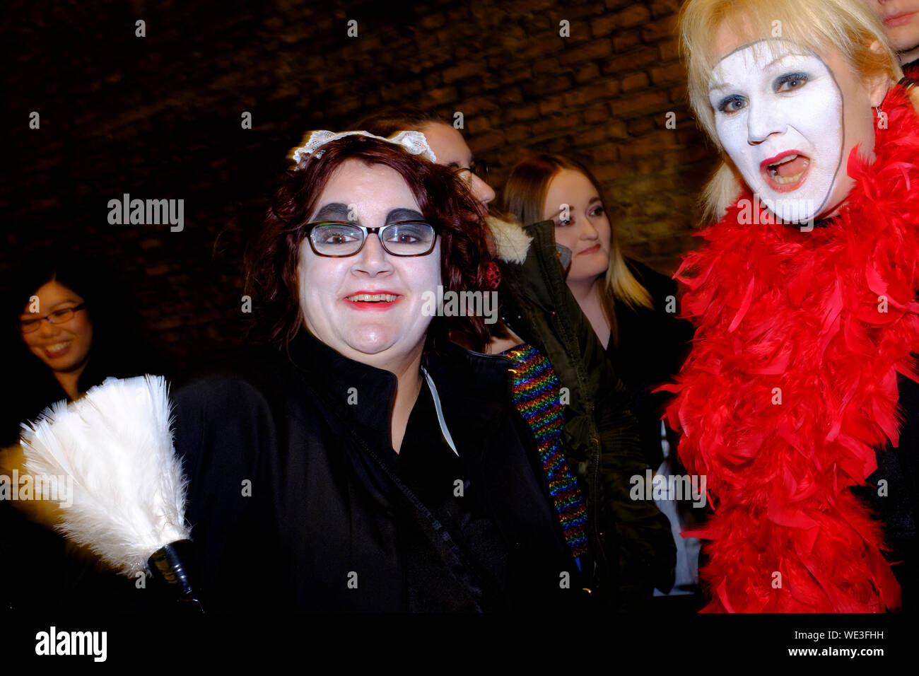 Audience d'un dépistage de l'Halloween de Sing-a-long-a The Rocky Horror Picture Show, au cinéma, 7 Leicester Place, Londres, Grande-Bretagne. 31 Banque D'Images
