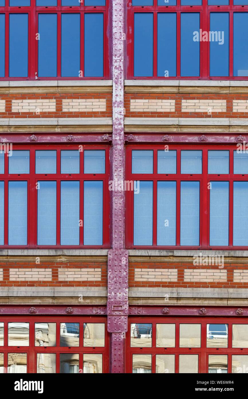 France, Meurthe et Moselle, Nancy, façade de l'Imprimerie Royer dans le style Art Nouveau par l'architecte de l'Ecole de Nancy (école de Nancy), Lucien Weissenburger en 1899-1900, rue Salpetriere s itué dans les bureaux d'aujourd'hui et appartements Banque D'Images