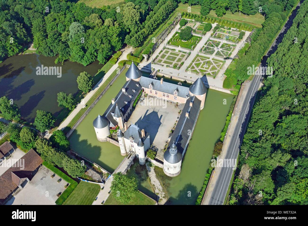 France, Loiret, Chilleurs aux Bois, le château de Chamerolles, mention obligatoire : propriété du Loiret (vue aérienne) usage éditorial uniquement, nous contacter pour toute autre utilisation Banque D'Images