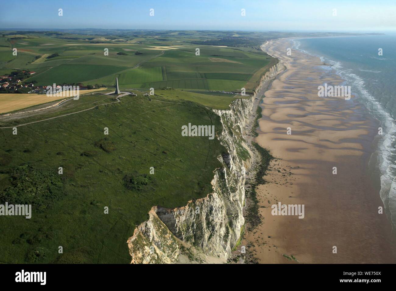 La France, Pas de Calais, Cap Blanc Nez appelée Grand site de France (vue aérienne) Banque D'Images