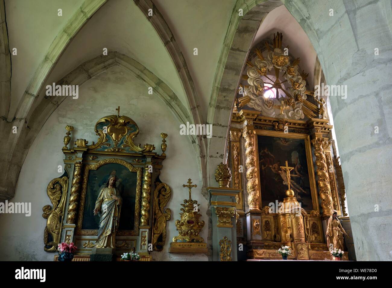 France, Doubs, Mouthier Haute Pierre, l'église Saint Laurent en date du 15e siècle, chœur, autel autel, retable du 17ème siècle, l'autel latéral Banque D'Images