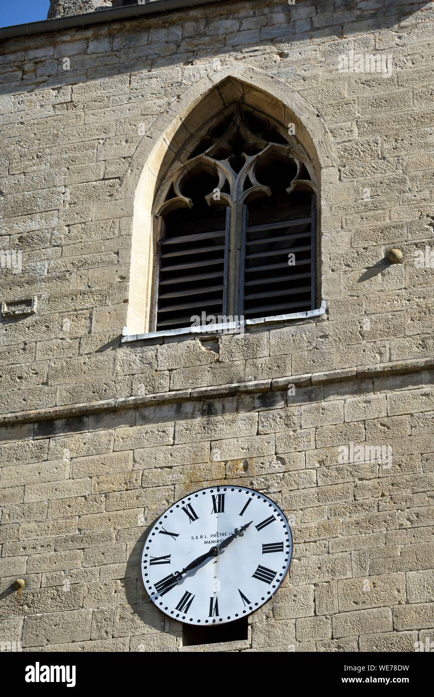 France, Doubs, Mouthier Haute Pierre, l'église Saint Laurent en date du 15ème siècle, tour, portal, horloge, Louvre Banque D'Images