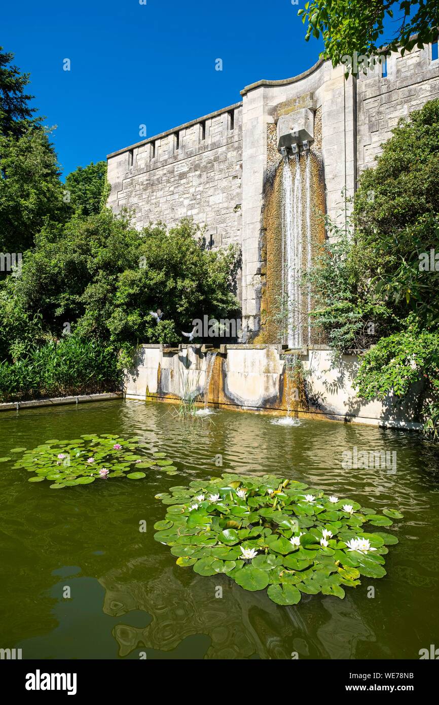 France, Paris, le long du GR® Paris 2024, metropolitan sentier de randonnée longue distance créé à l'appui de la candidature de Paris pour les Jeux Olympiques de 2024, la Maison Blanche, quartier parc Kellermann Banque D'Images