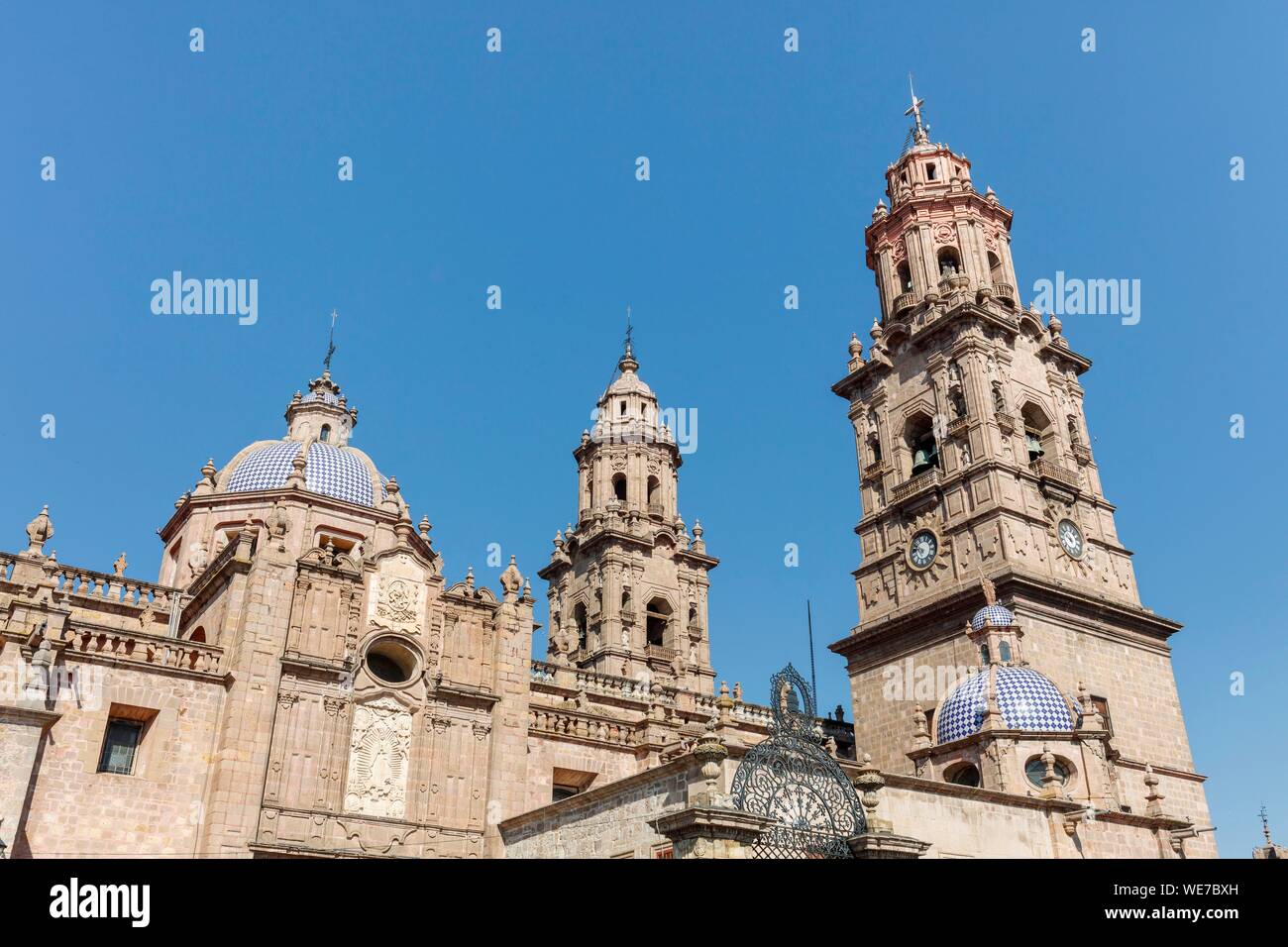 Le Mexique, l'état de Michoacan, Morelia, centre historique de Morelia inscrite au Patrimoine Mondial de l'UNESCO, la cathédrale Banque D'Images