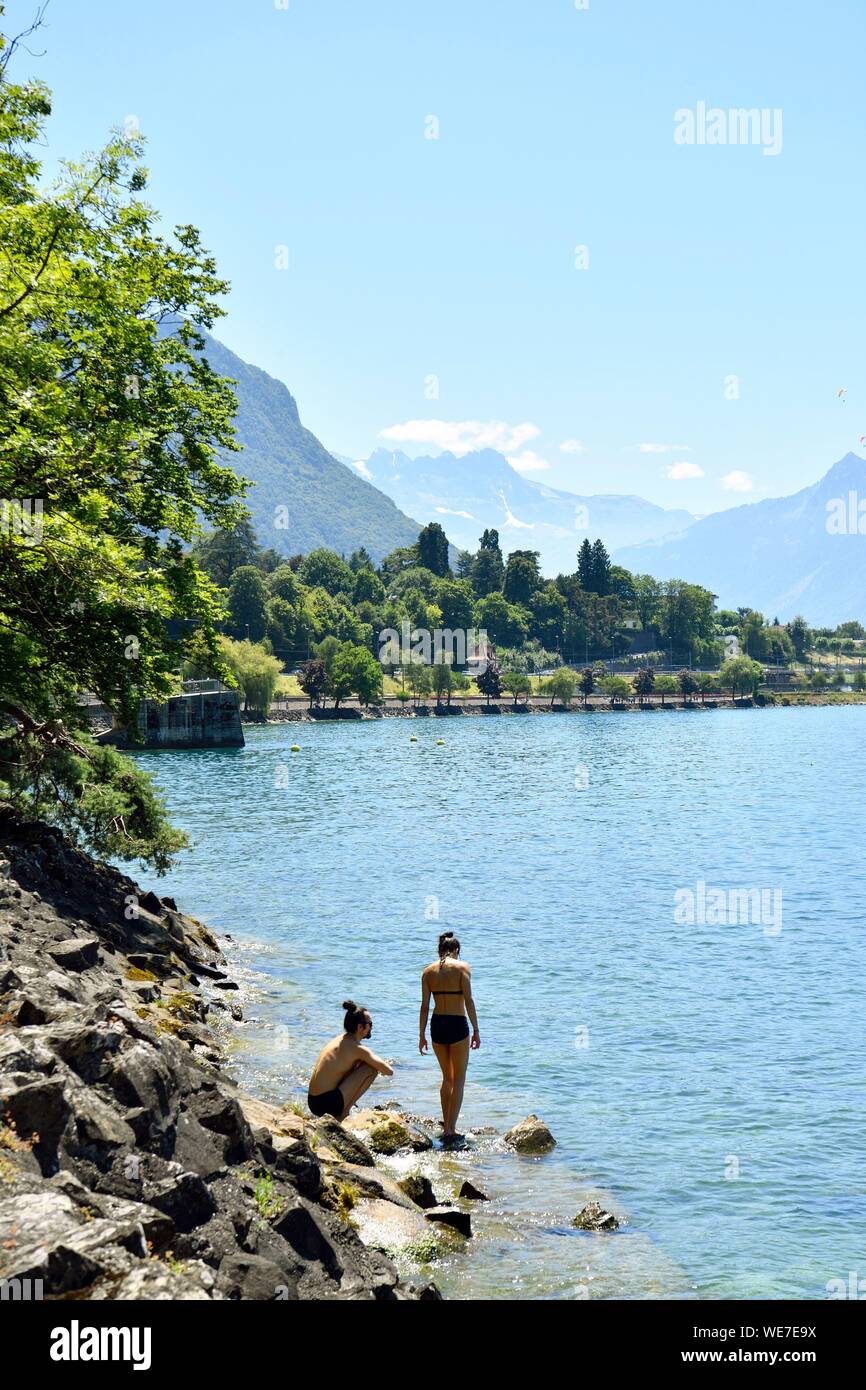 Suisse, Canton de Vaud, le lac de Genève, Veytaux, au sud de Montreux, promenade le long du lac de Genève Banque D'Images