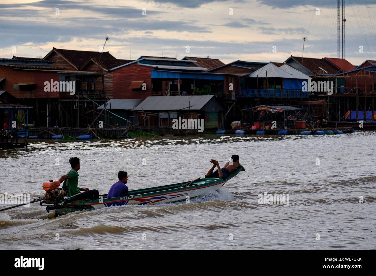 Le Cambodge, de Kompong Kleang ou Kampong Kleang, maisons sur pilotis village le long du lac Tonle Sap Banque D'Images