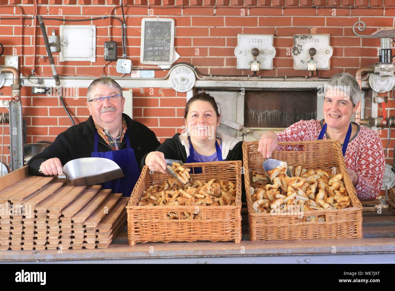 La France, Tarn, Carmaux, biscuiterie Deymier (fondé en 1921), et sa famille Deymier ébouillanté biscuits parfumés à l'anis (coller et cuits dans l'eau puis au four) Banque D'Images