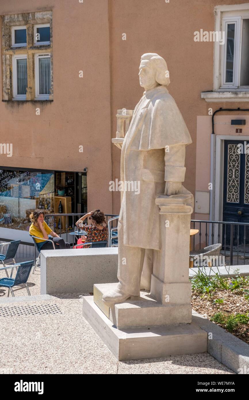 La France, l'Ardèche, Annonay, statue en hommage à Marc Seguin, scientifique et inventeur né à Annonay Banque D'Images