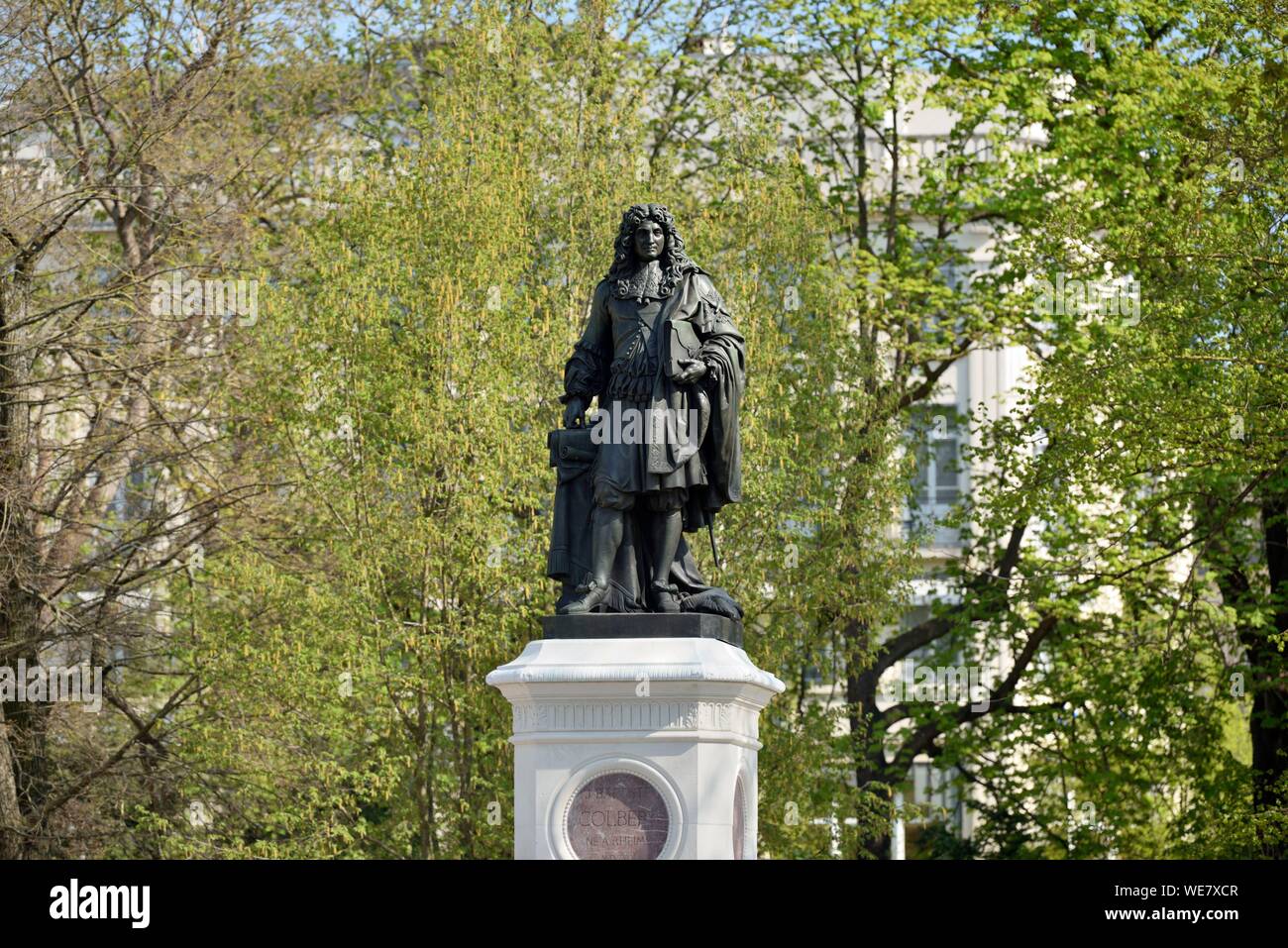 France, Marne, Reims, square Colbert, statue en bronze de Colbert sculpté par Jean-Baptiste Guillaume en 1860 Banque D'Images