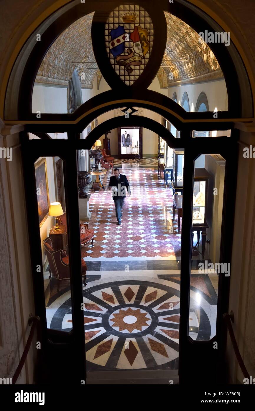 Italie, Toscane, Florence, inscrite au Patrimoine Mondial de l'UNESCO, le Palazzo della Gherardesca, palace 5 étoiles Four Seasons Hotel Firenze, le hall Banque D'Images