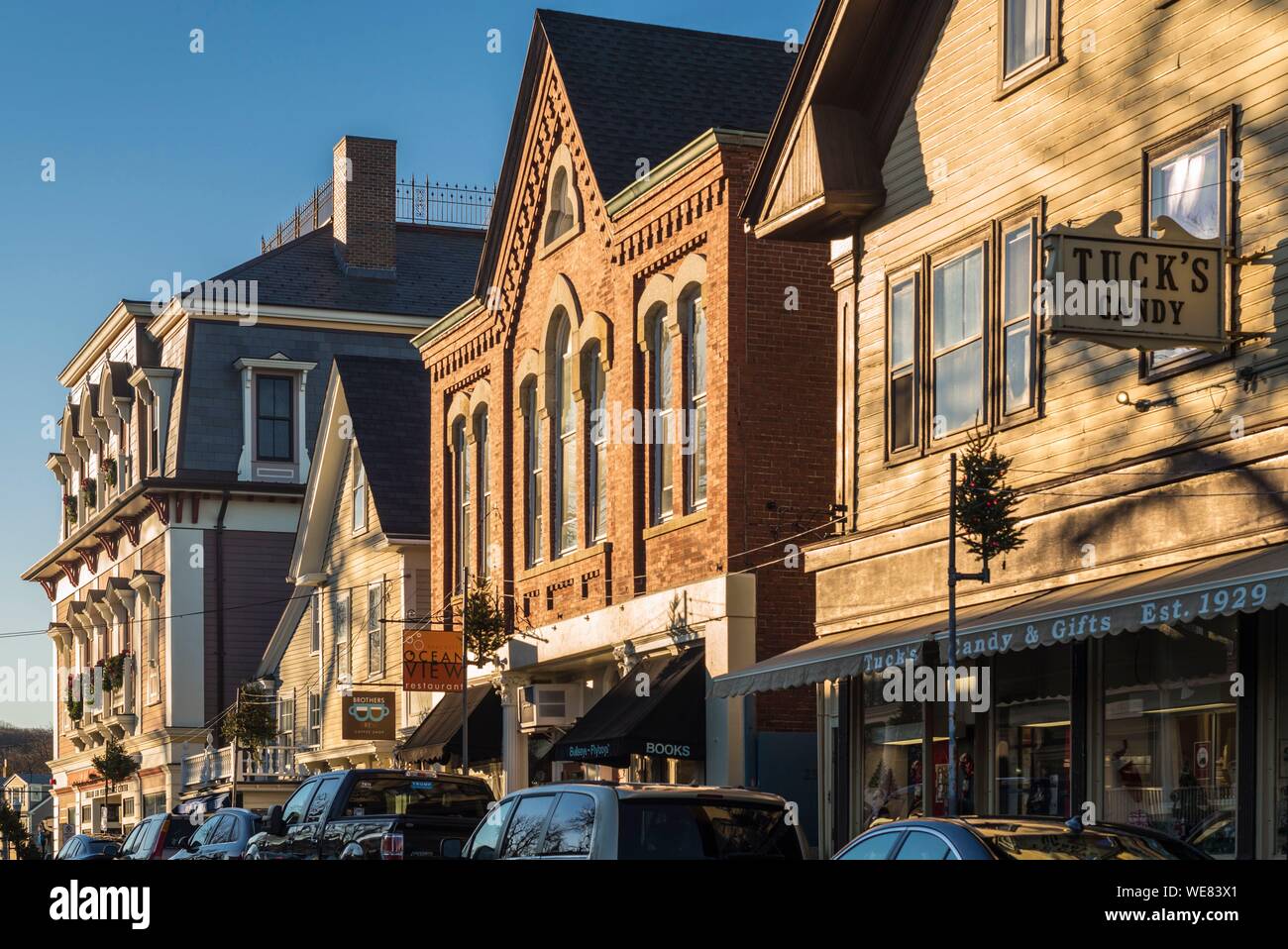United States, New England, Massachusetts, Cape Ann, Rockport, bâtiments de la rue principale, l'hiver Banque D'Images