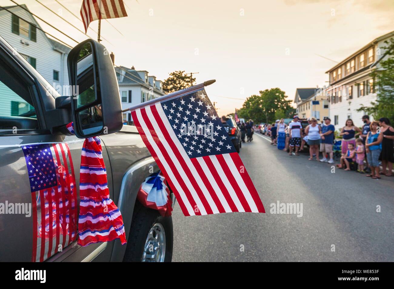 United States, New England, Massachusetts, Cape Ann, Gloucester, Gloucester horribles défilé traditionnel, le 3 juillet, drapeaux américains Banque D'Images