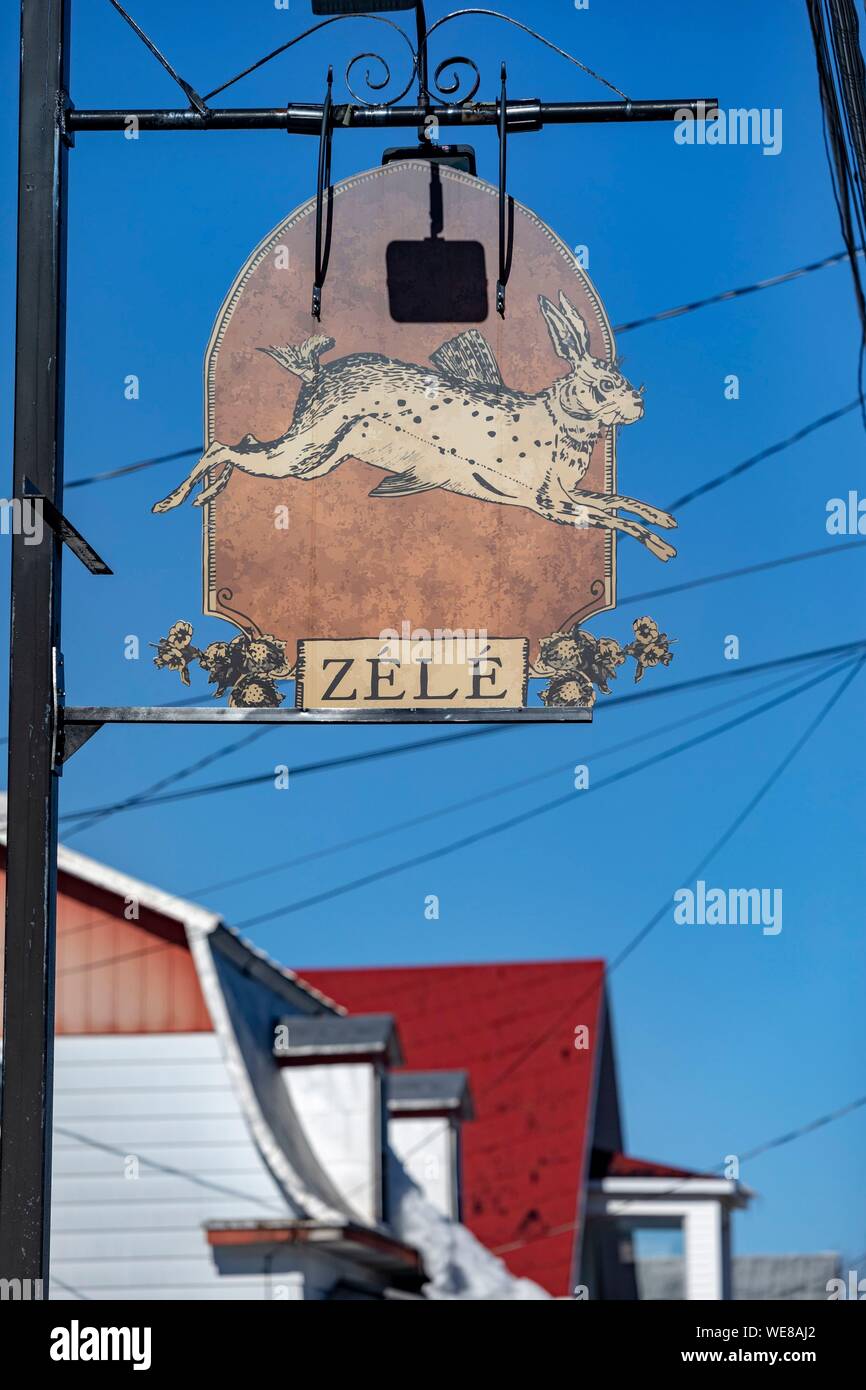 Le Canada, la province de Québec, région de la Mauricie, Shawinigan et les environs, le village de Sainte-Flore Grand-Mère, dans la signalisation routière, Zélé restaurant sign Banque D'Images