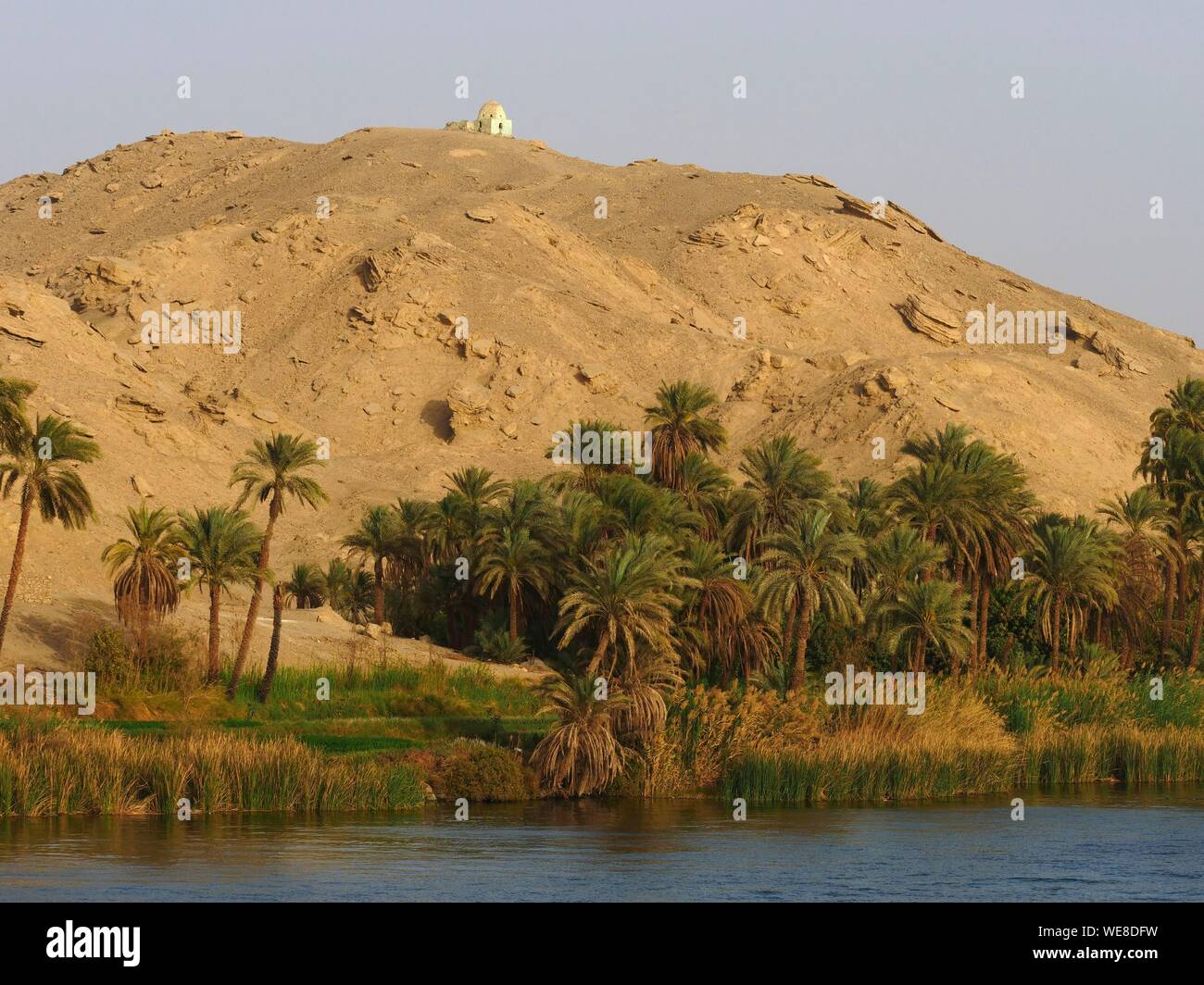 L'Égypte, de la Haute Égypte, vallée du Nil, le Nil Vues d'un navire de croisière Croisière sur le Nil à Kom Ombo Level Banque D'Images