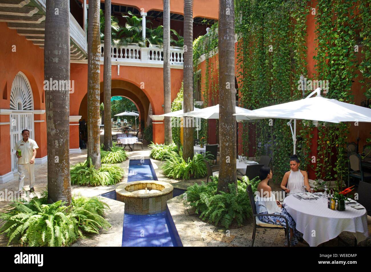 La Colombie, Département de Bolivar, Carthagène, inscrite au patrimoine mondial de l'UNESCO, patio de Casa Pestagua, hôtel de charme colonial classé Relais et Châteaux Banque D'Images
