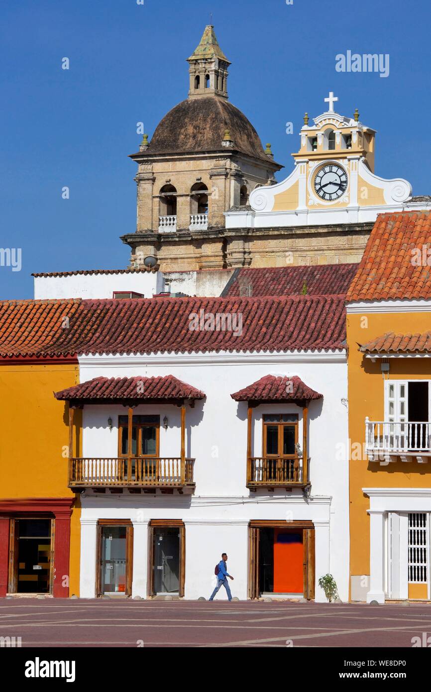 La Colombie, Département de Bolivar, Carthagène, inscrite au patrimoine mondial de l'UNESCO, colonial façades de la Plaza de San Pedro Claver situé dans la vieille ville Banque D'Images