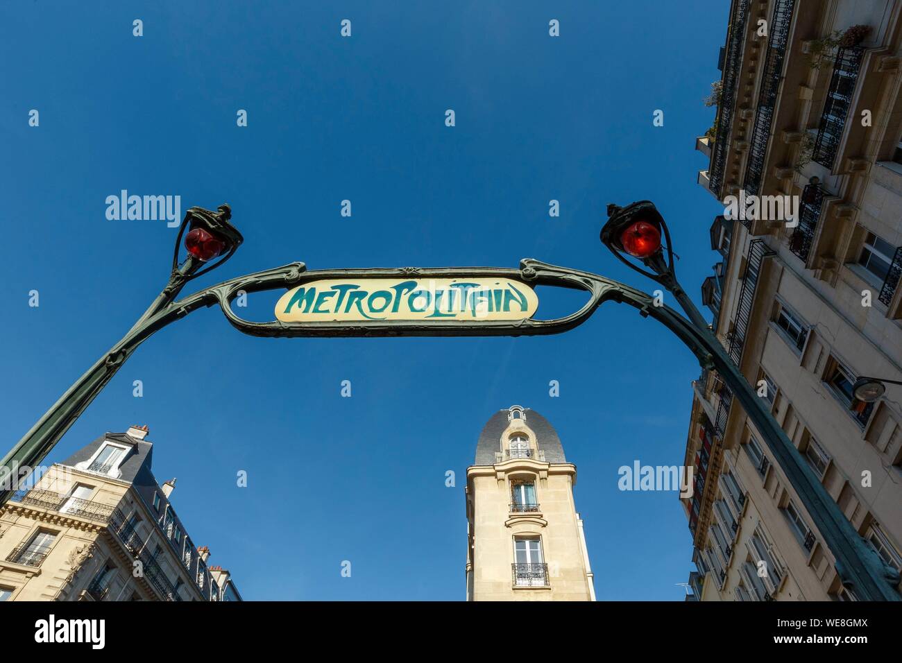 France, Paris, la station de métro (métro) dans un style Art Nouveau d'Hector Guimard Banque D'Images