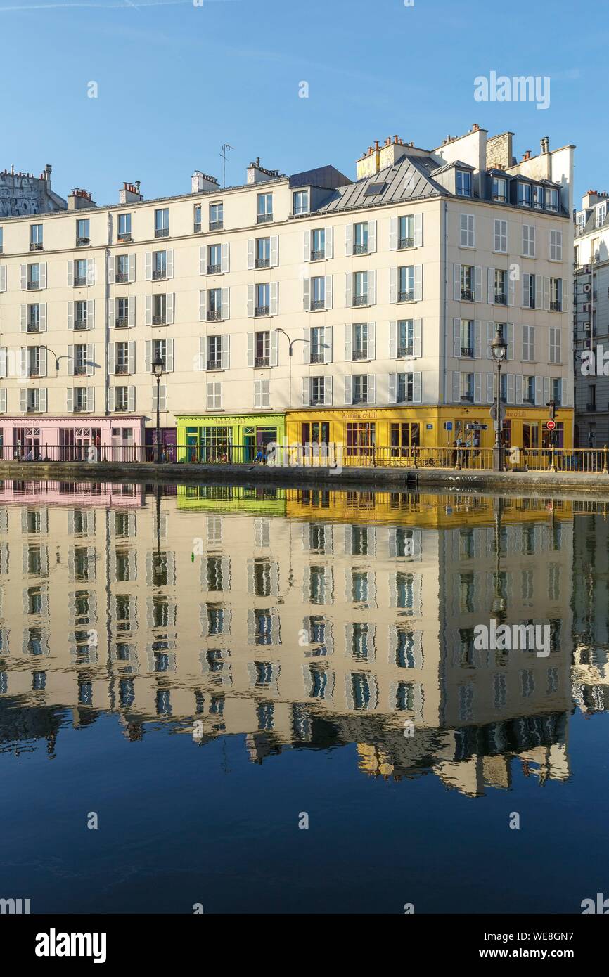 France, Paris, canal Saint Martin, Antoine et Lili vitrine et immeuble sur Quai de Valmy Banque D'Images