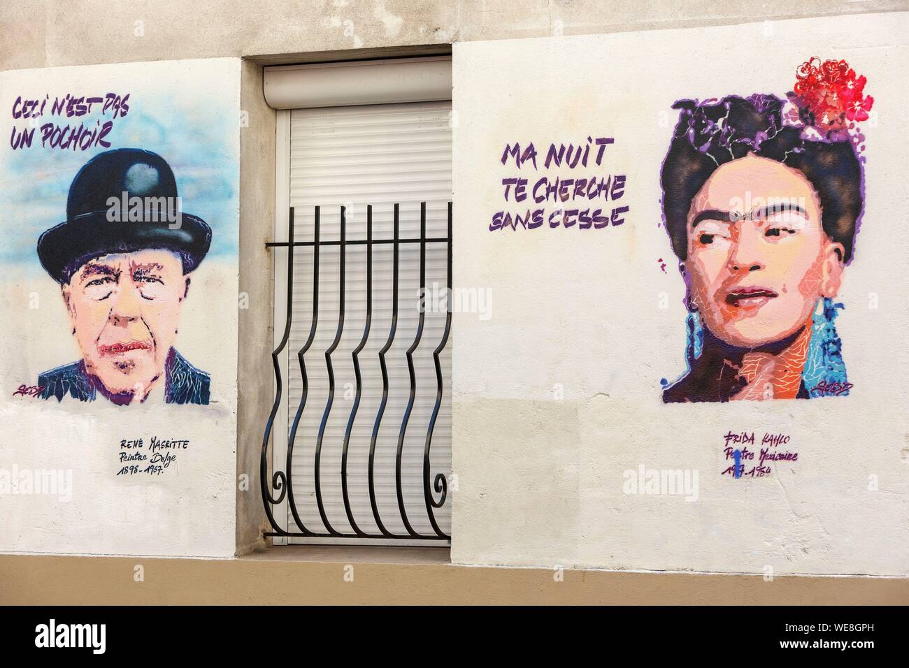 France, Paris, art de rue, Frida Kalho murale représentant et René Magritte sur Rue du Retrait Banque D'Images