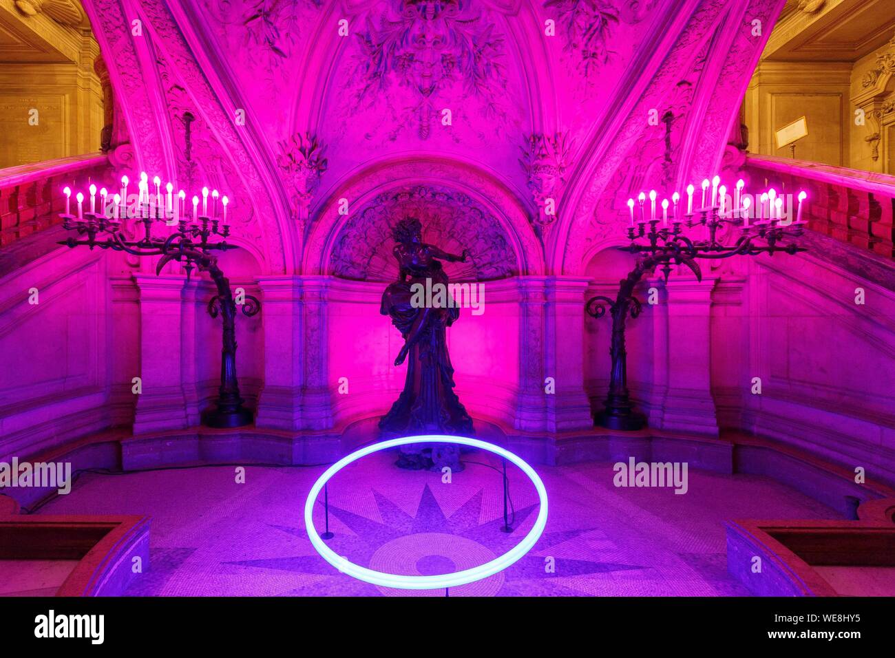 France, Paris, Opéra Garnier (1878) en vertu de l'architecte Charles Garnier dans le style éclectique, le bassin de la Pythie au bas du grand escalier, sculpture rby Duchesse de Castiglione Colonna Banque D'Images