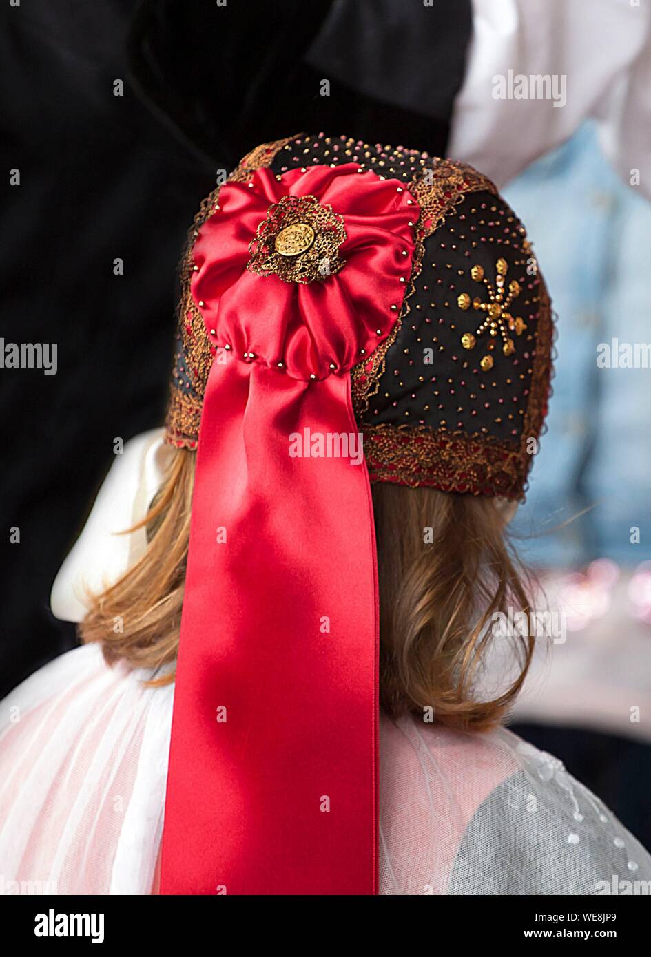 La France, Finistère, Pont l'Abbe festival broderie, Bagad Kelc'h Keltieg Cercle de Combrit, Enfant Costume Banque D'Images