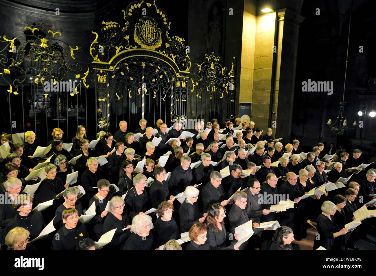 La France, Territoire de Belfort, Belfort, Place d'armes, la cathédrale Saint Christophe, chorale du choeur, concert, 1864 Banque D'Images La France, Territoire de Belfort, Belfort, Place d'armes, la cathédrale Saint Christophe, chorale du choeur, concert, 1864 Banque D'Images