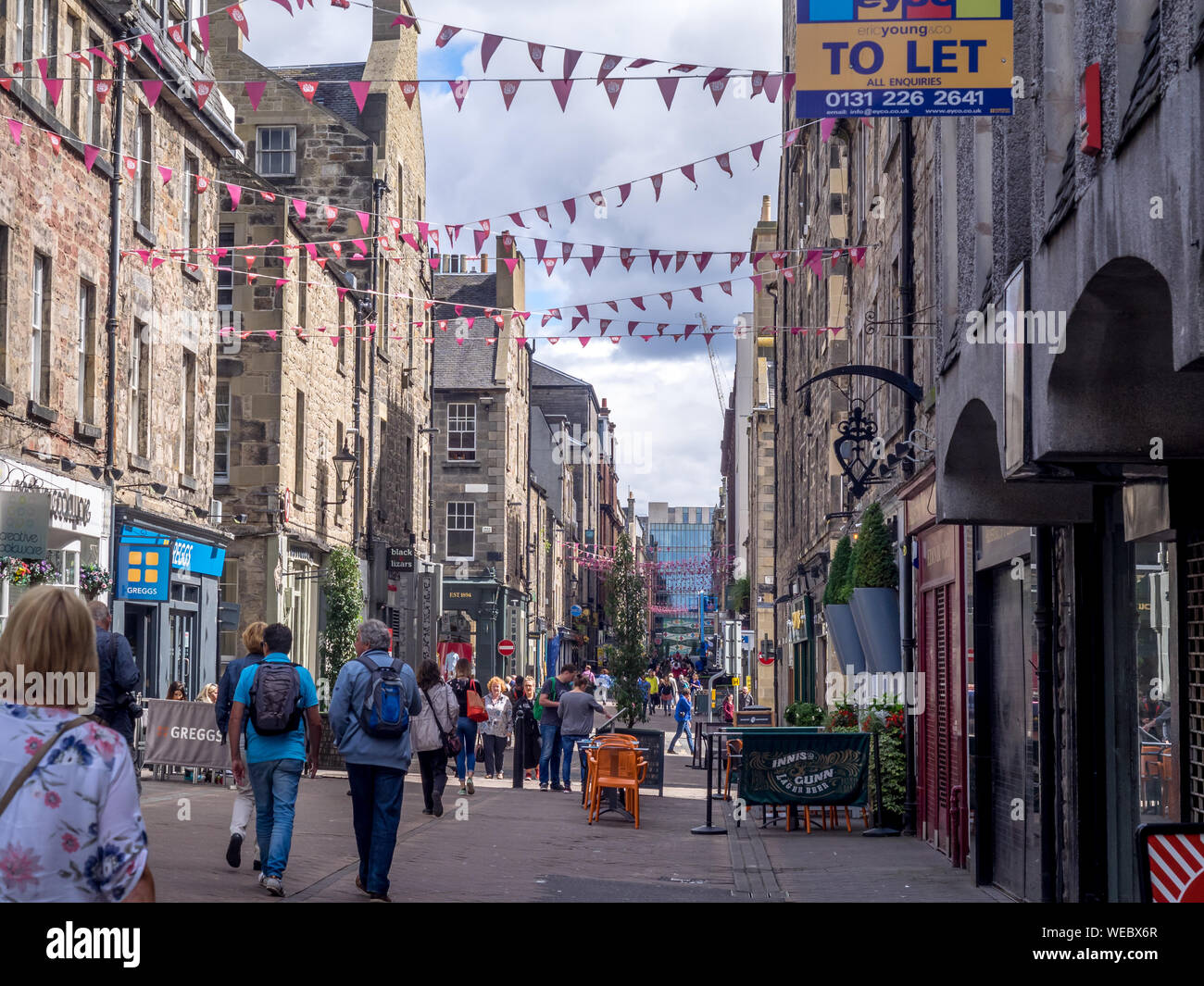 Immeubles et commerces sur Rose Street dans la nouvelle ville le 30 juillet 2017 à Edimbourg, Ecosse. La célèbre ville nouvelle est une principale zone commerçante d'Édimbourg. Banque D'Images