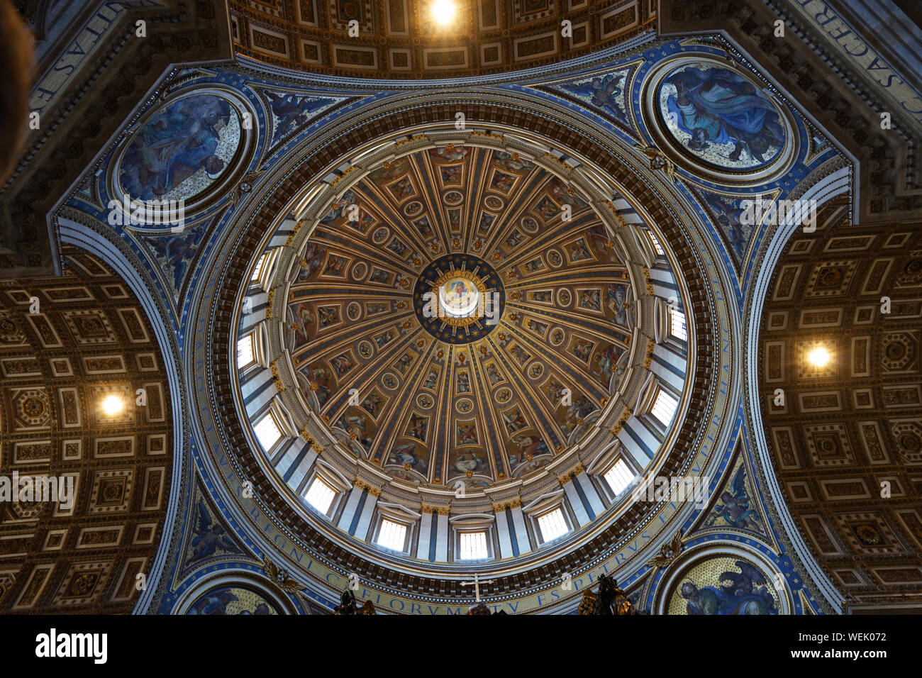 Michelangeolo Dome de la Basilique Saint-Pierre Vatican Rome Italie Banque D'Images