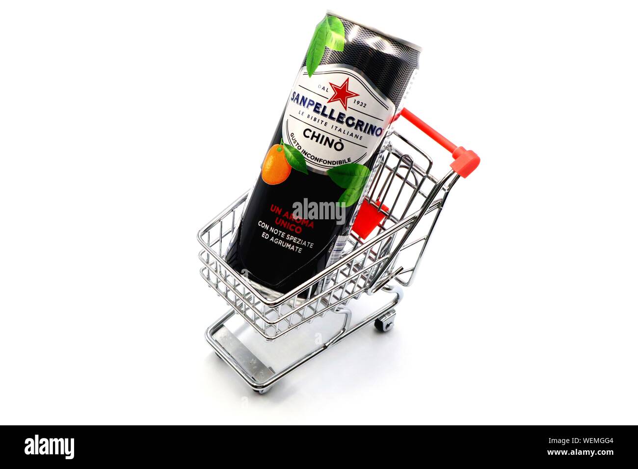 Mousseux Italien Chinotto pouvez Sanpellegrino Banque D'Images