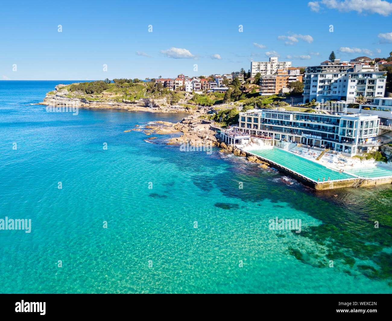 Vue aérienne de Bondi Beach avec eau bleue Banque D'Images