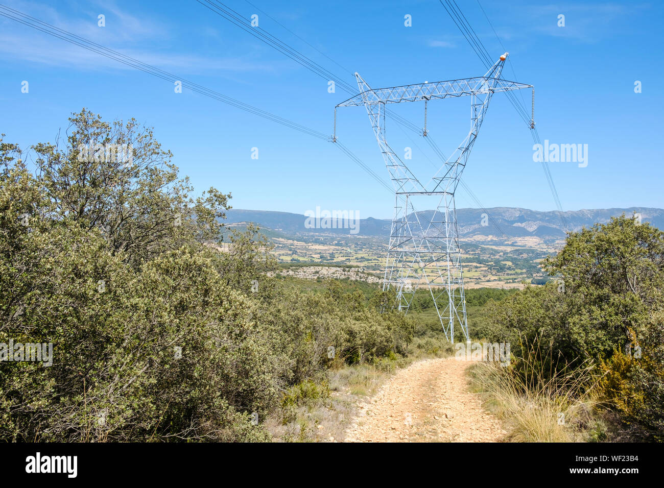 Tour de l'électricité haute tension, Parc Naturel de los Montes Obarenes, Province de Burgos, Espagne Banque D'Images