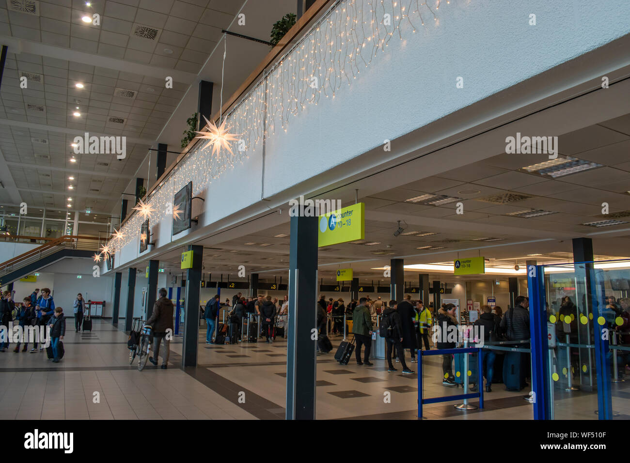 Berlin, Allemagne - le 10 décembre 2018 : l'intérieur d'un terminal de l'aéroport international de Schönefeld SXF. Banque D'Images