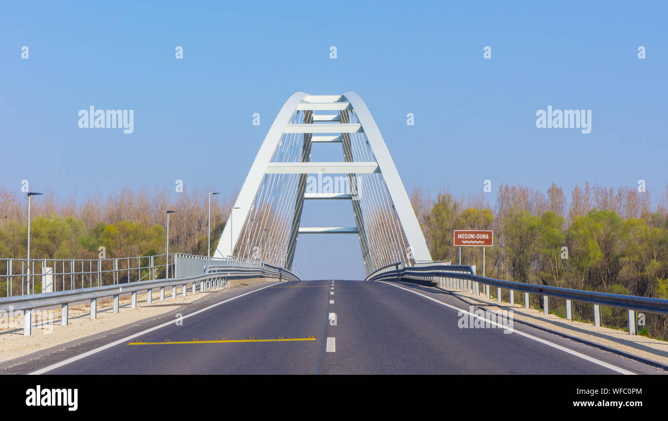 Le nouveau pont de Gyor est le Klatsmányi bridge Banque D'Images