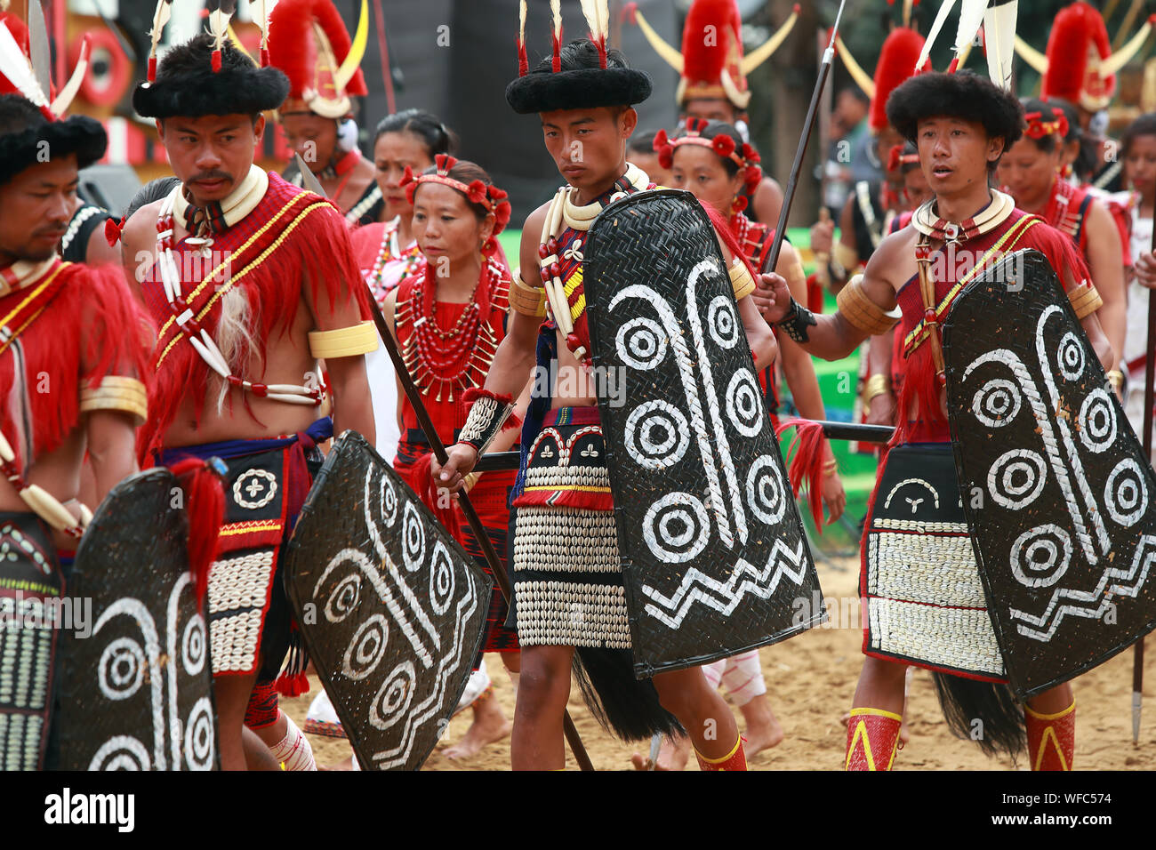 Tribu Ao dancing Hornbill Festival, Nagaland, Inde Banque D'Images