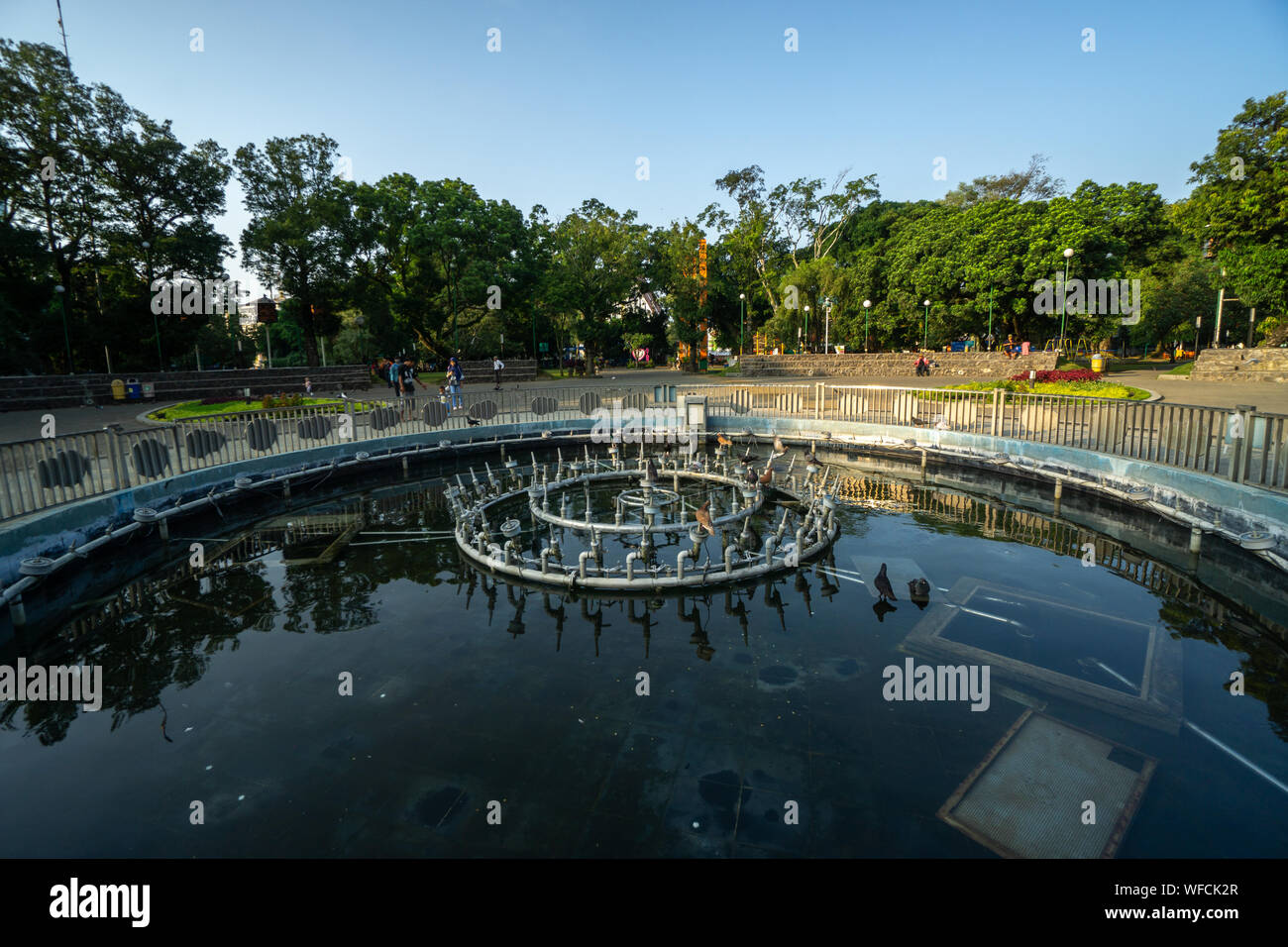 Monumen Balai Kota Tugu Malang Alun Alun situé dans le centre de la ville de Malang est de Java en Indonésie Banque D'Images
