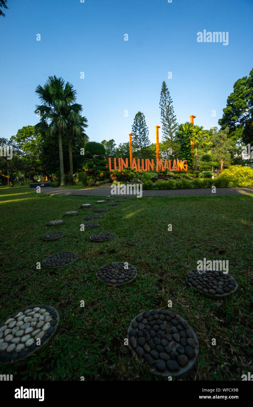 Monumen Balai Kota Tugu Malang Alun Alun situé dans le centre de la ville de Malang est de Java en Indonésie Banque D'Images