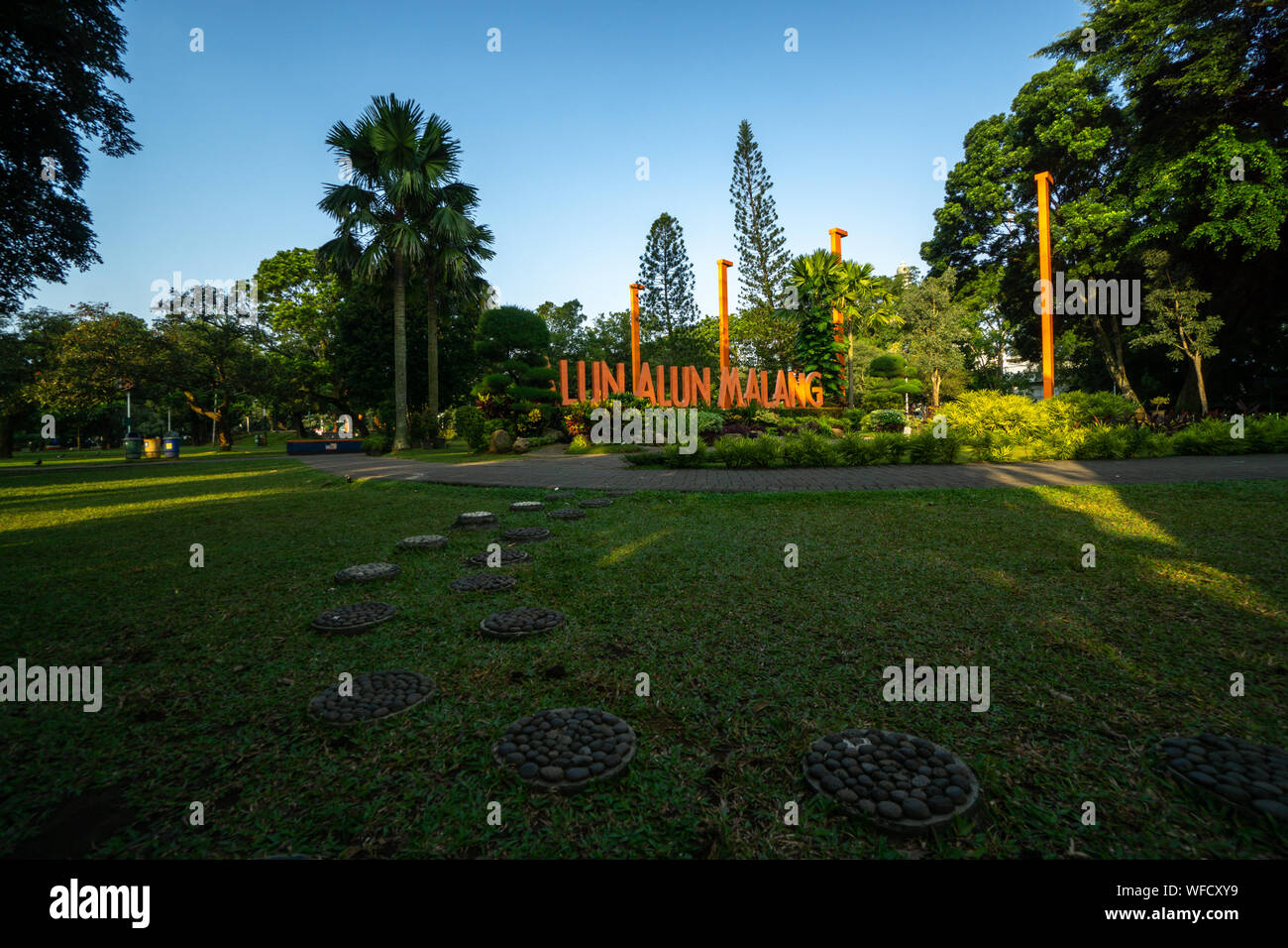 Monumen Balai Kota Tugu Malang Alun Alun situé dans le centre de la ville de Malang est de Java en Indonésie Banque D'Images