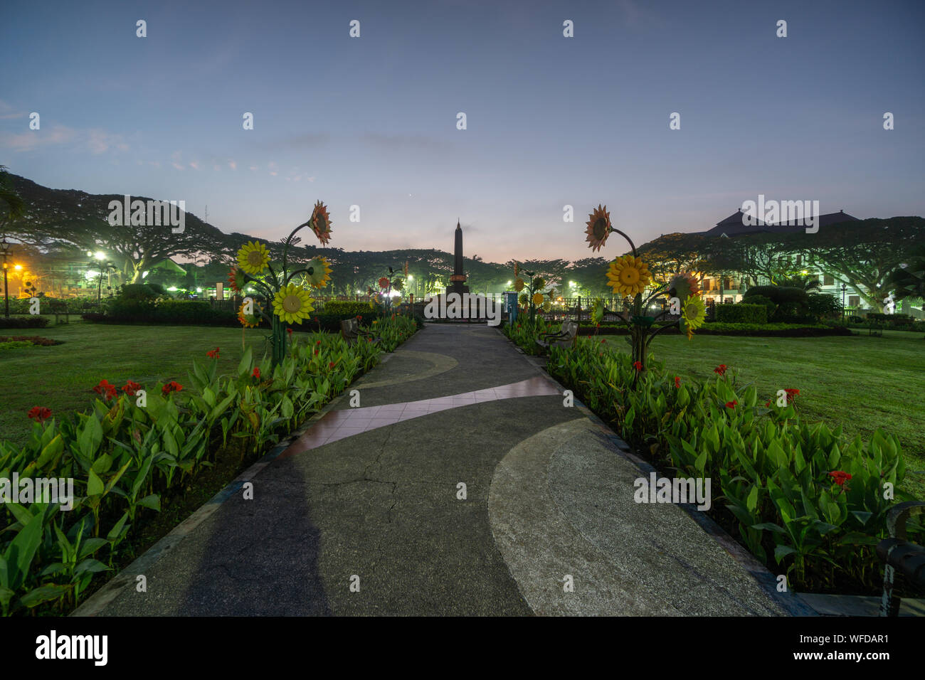 Monumen Balai Kota Tugu Malang Alun Alun situé dans le centre de la ville de Malang est de Java en Indonésie Banque D'Images