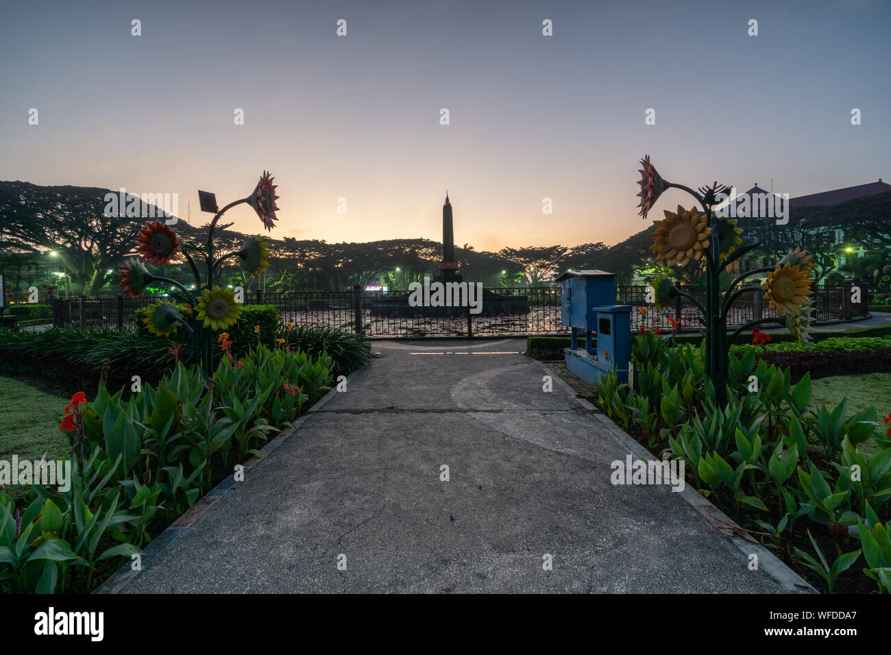 Monumen Balai Kota Tugu Malang Alun Alun situé dans le centre de la ville de Malang est de Java en Indonésie Banque D'Images